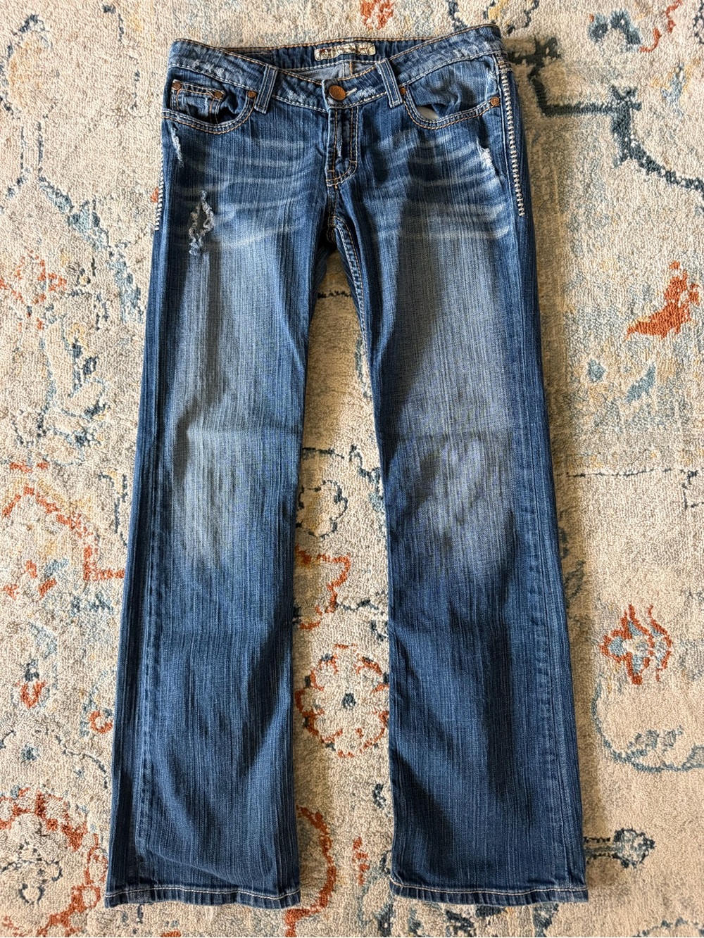 BKE Stella Bootcut Distressed Jeans Thick Stitch Y2K Size 28x31.5 Flat 15.5"